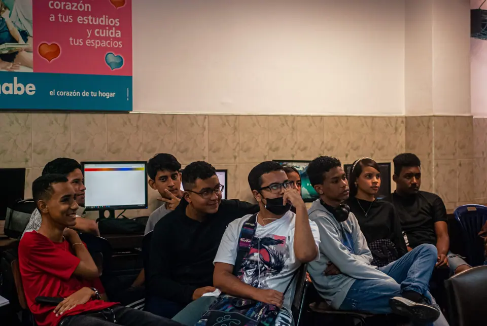 Social Media in the Life of Petare · 1